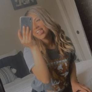 Meet your Posher, Nayeli